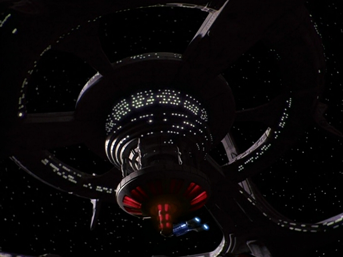 extant_StarTrek_DS9_5x17-ASimpleInvestigation_00008.jpg
