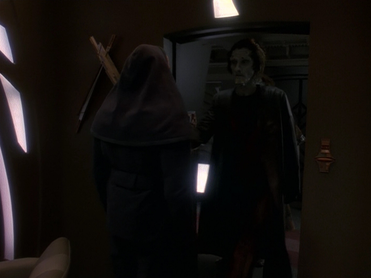 extant_StarTrek_DS9_5x17-ASimpleInvestigation_00036.jpg