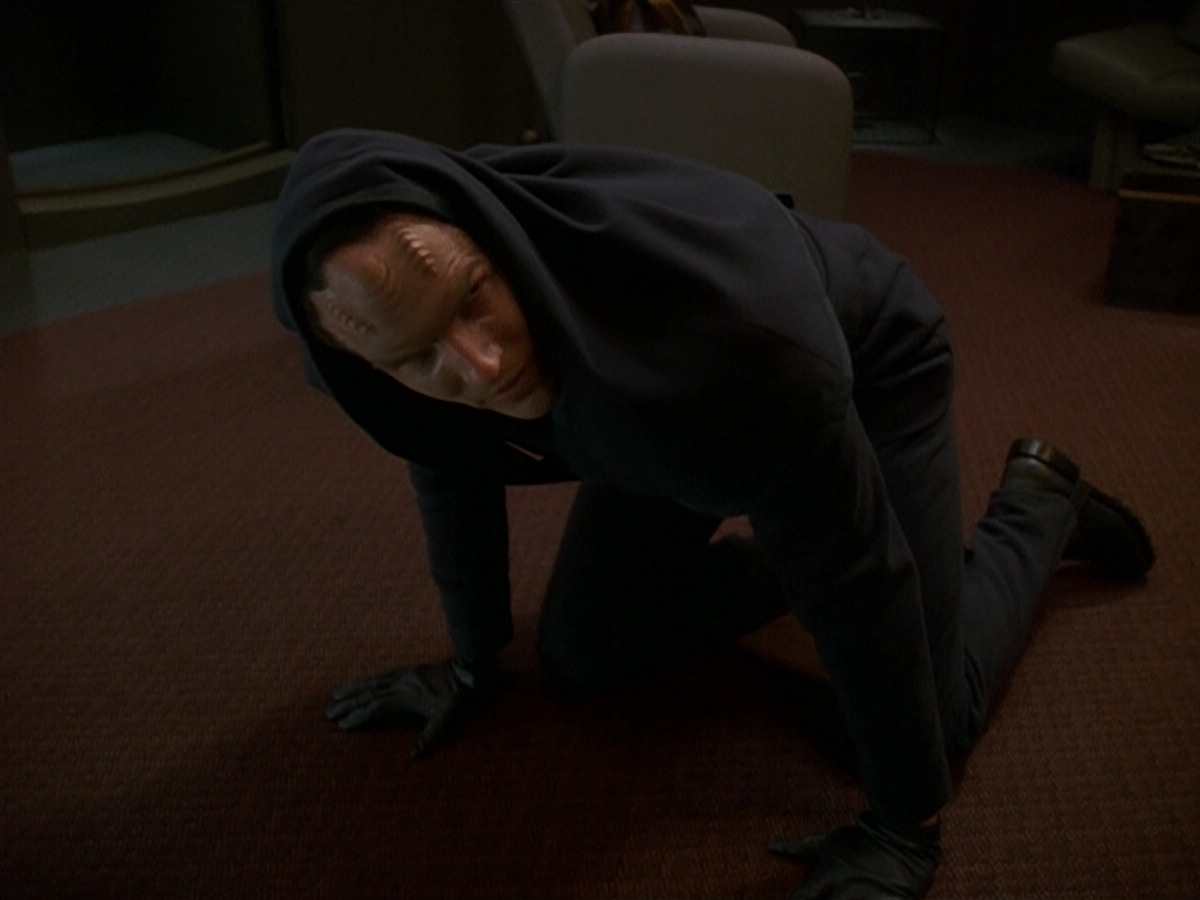 extant_StarTrek_DS9_5x17-ASimpleInvestigation_00047.jpg