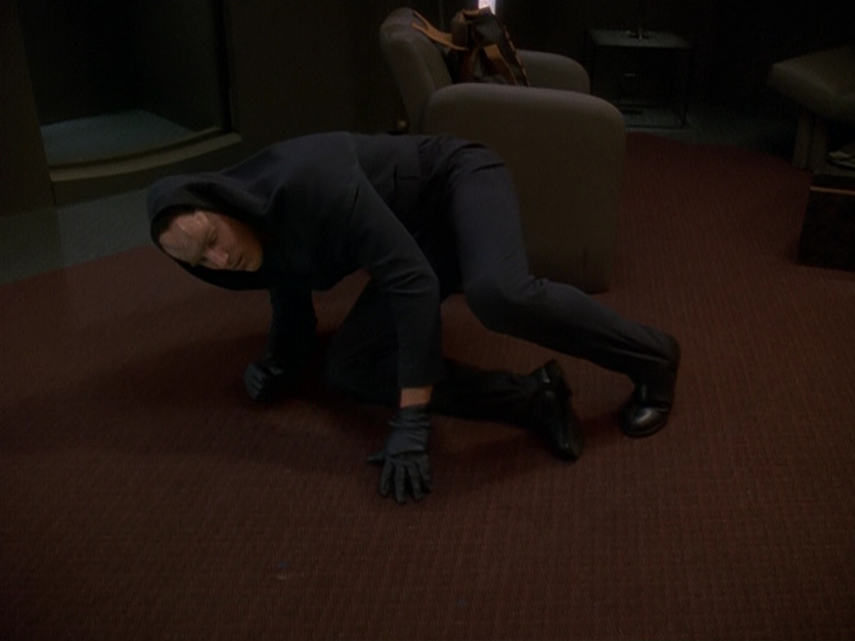 extant_StarTrek_DS9_5x17-ASimpleInvestigation_00071.jpg
