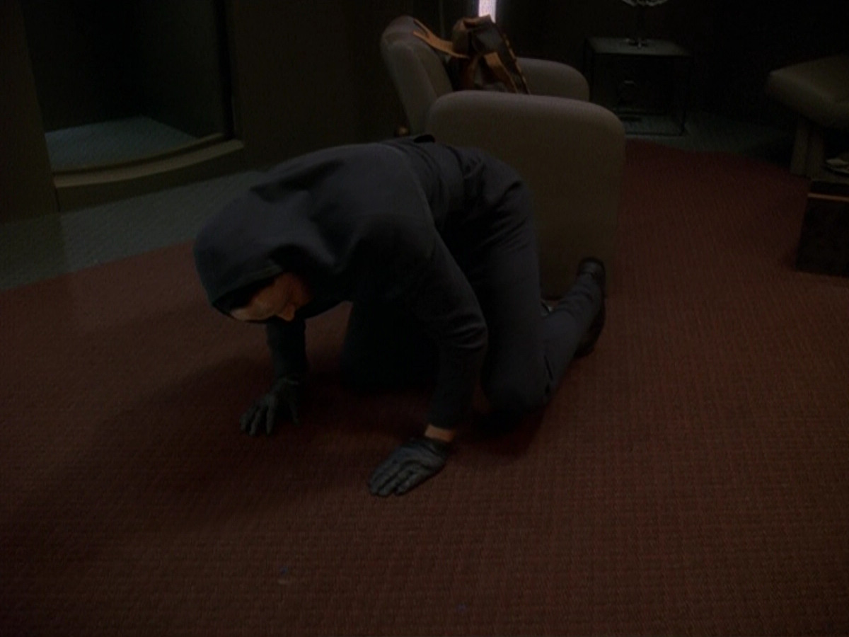 extant_StarTrek_DS9_5x17-ASimpleInvestigation_00073.jpg