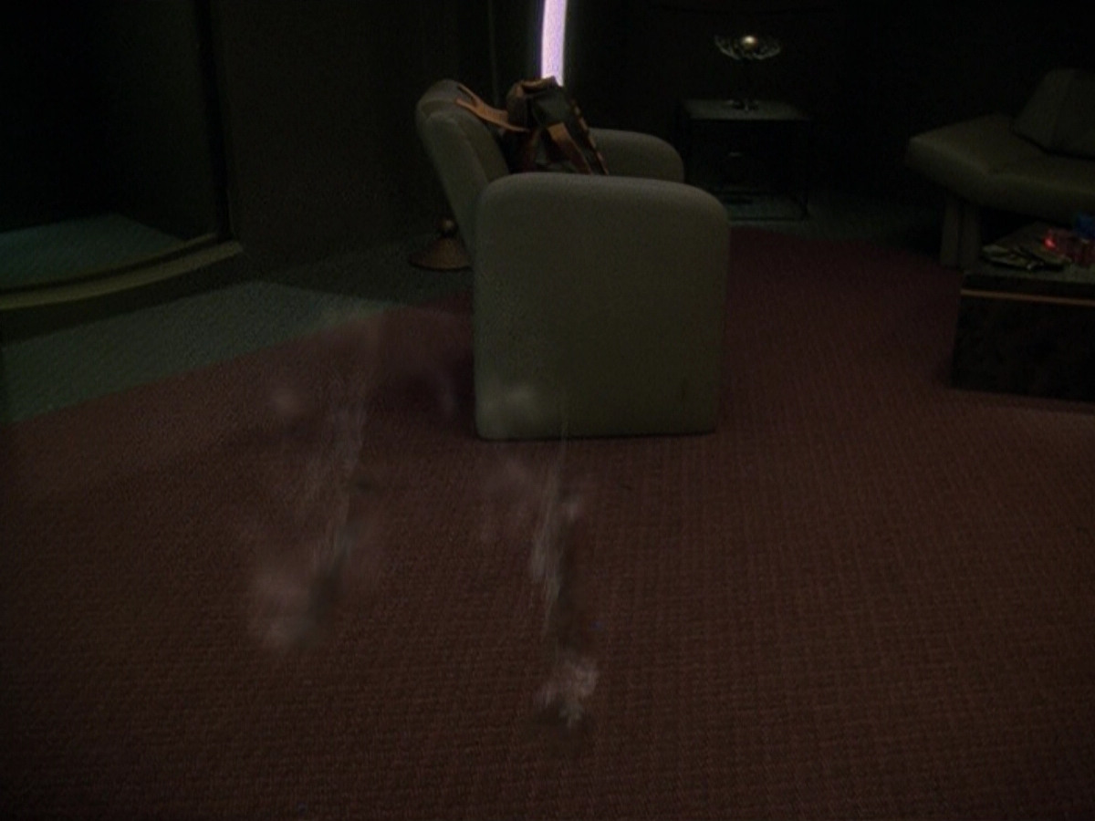 extant_StarTrek_DS9_5x17-ASimpleInvestigation_00093.jpg