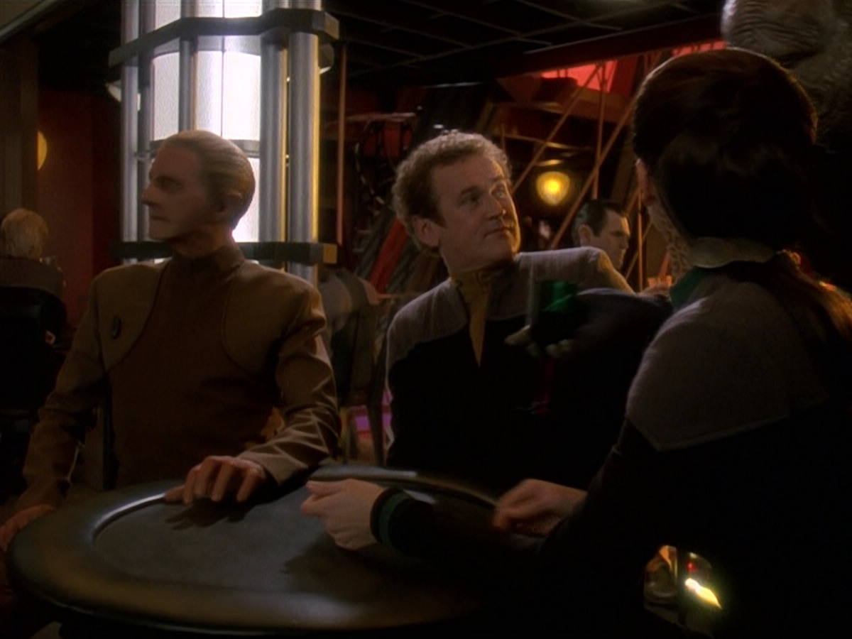 extant_StarTrek_DS9_5x17-ASimpleInvestigation_00121.jpg