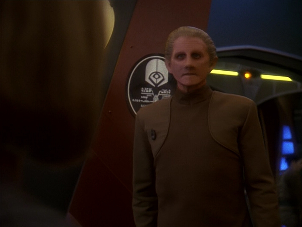extant_StarTrek_DS9_5x17-ASimpleInvestigation_00431.jpg
