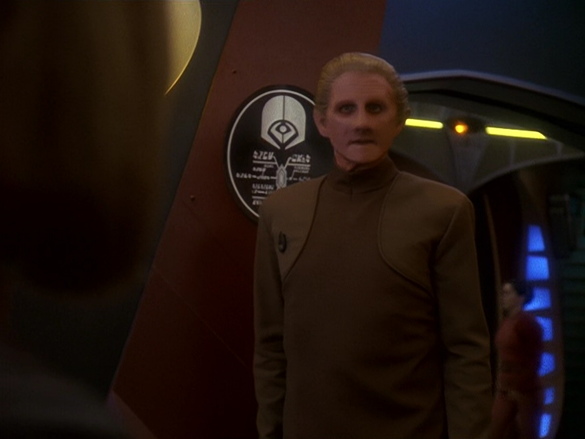 extant_StarTrek_DS9_5x17-ASimpleInvestigation_00433.jpg