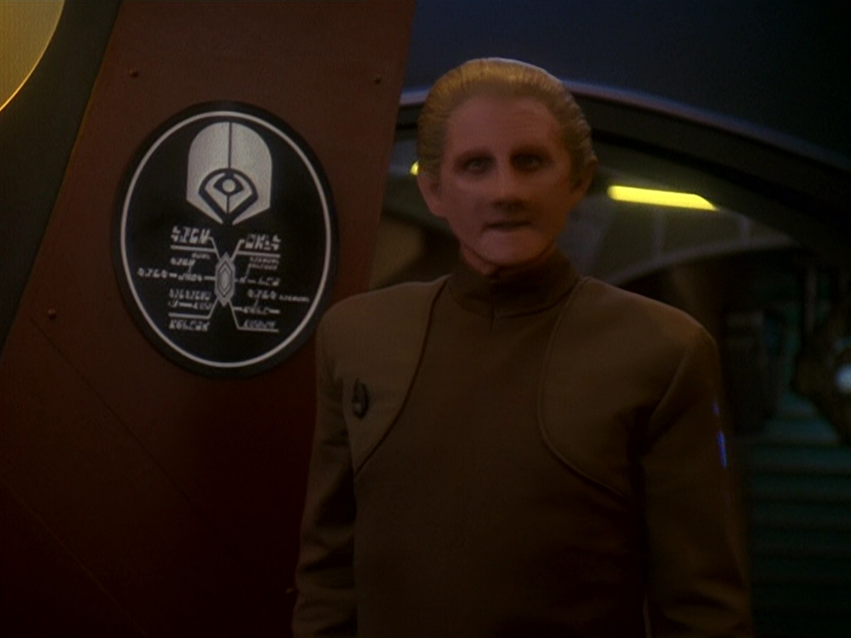 extant_StarTrek_DS9_5x17-ASimpleInvestigation_00437.jpg