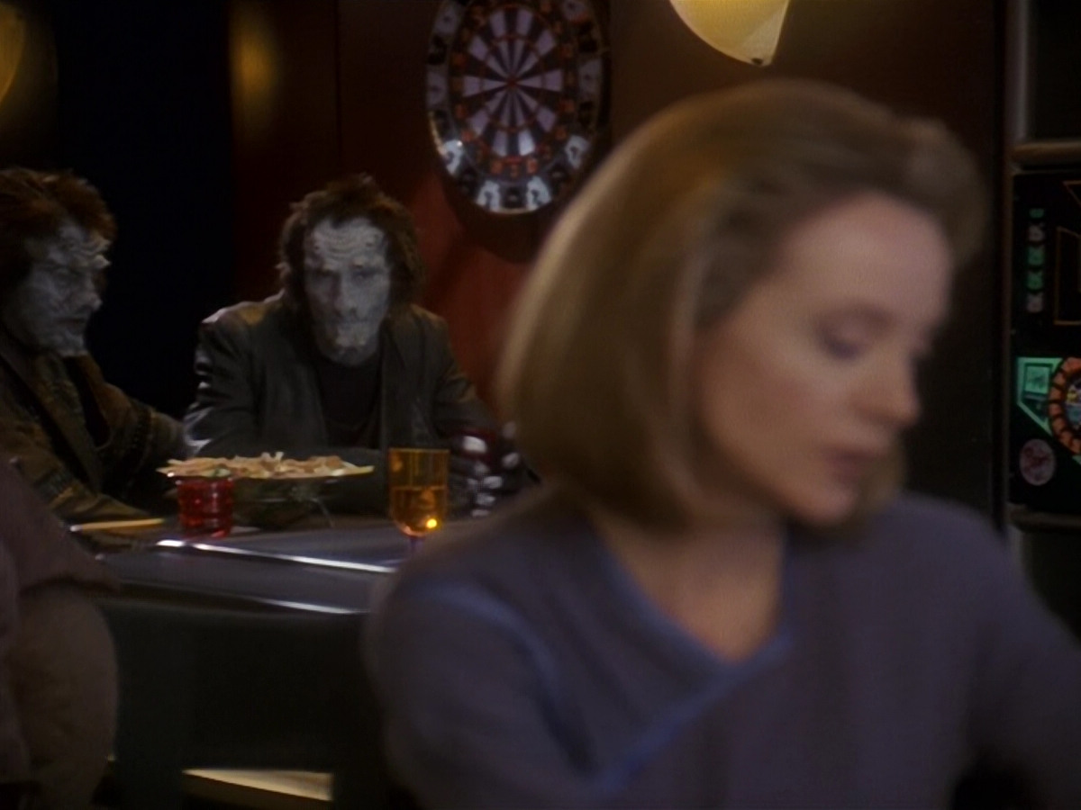extant_StarTrek_DS9_5x17-ASimpleInvestigation_00448.jpg
