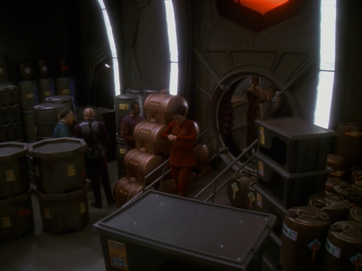 extant_StarTrek_DS9_5x17-ASimpleInvestigation_00616.jpg