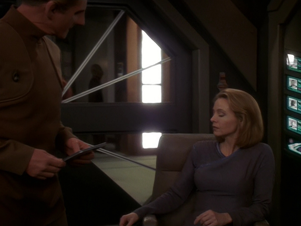 extant_StarTrek_DS9_5x17-ASimpleInvestigation_00758.jpg