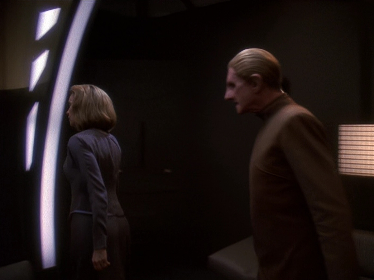 extant_StarTrek_DS9_5x17-ASimpleInvestigation_00965.jpg