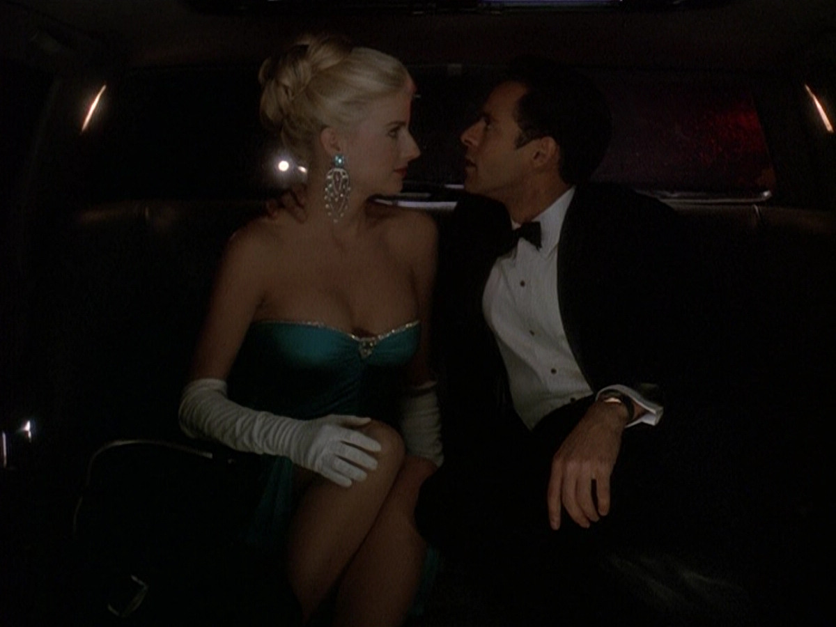 extant_StarTrek_DS9_5x17-ASimpleInvestigation_02167.jpg
