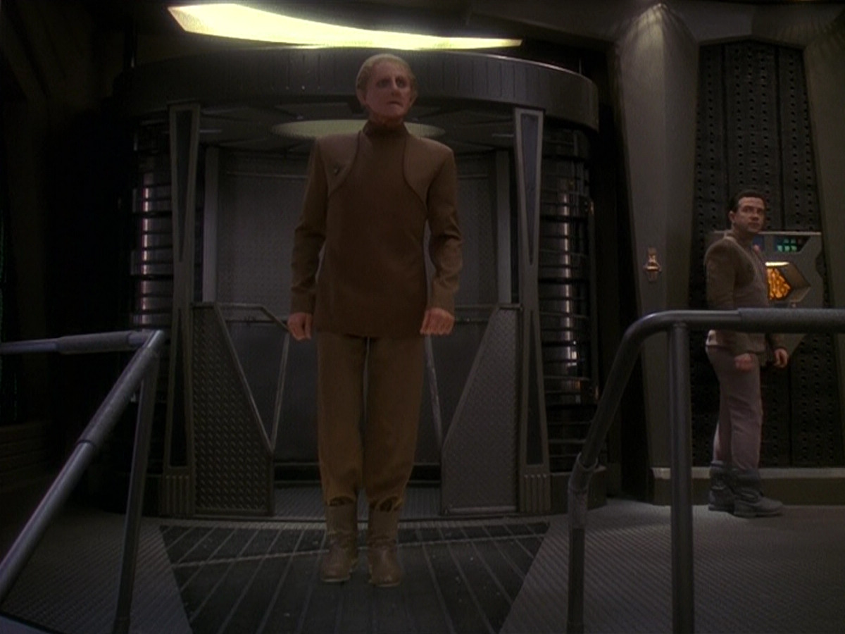 extant_StarTrek_DS9_5x17-ASimpleInvestigation_02933.jpg