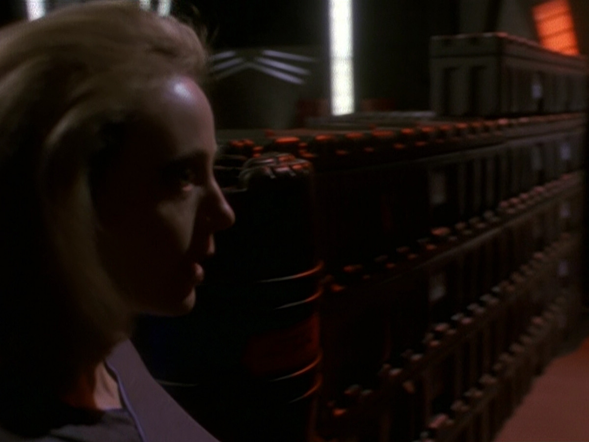extant_StarTrek_DS9_5x17-ASimpleInvestigation_03153.jpg