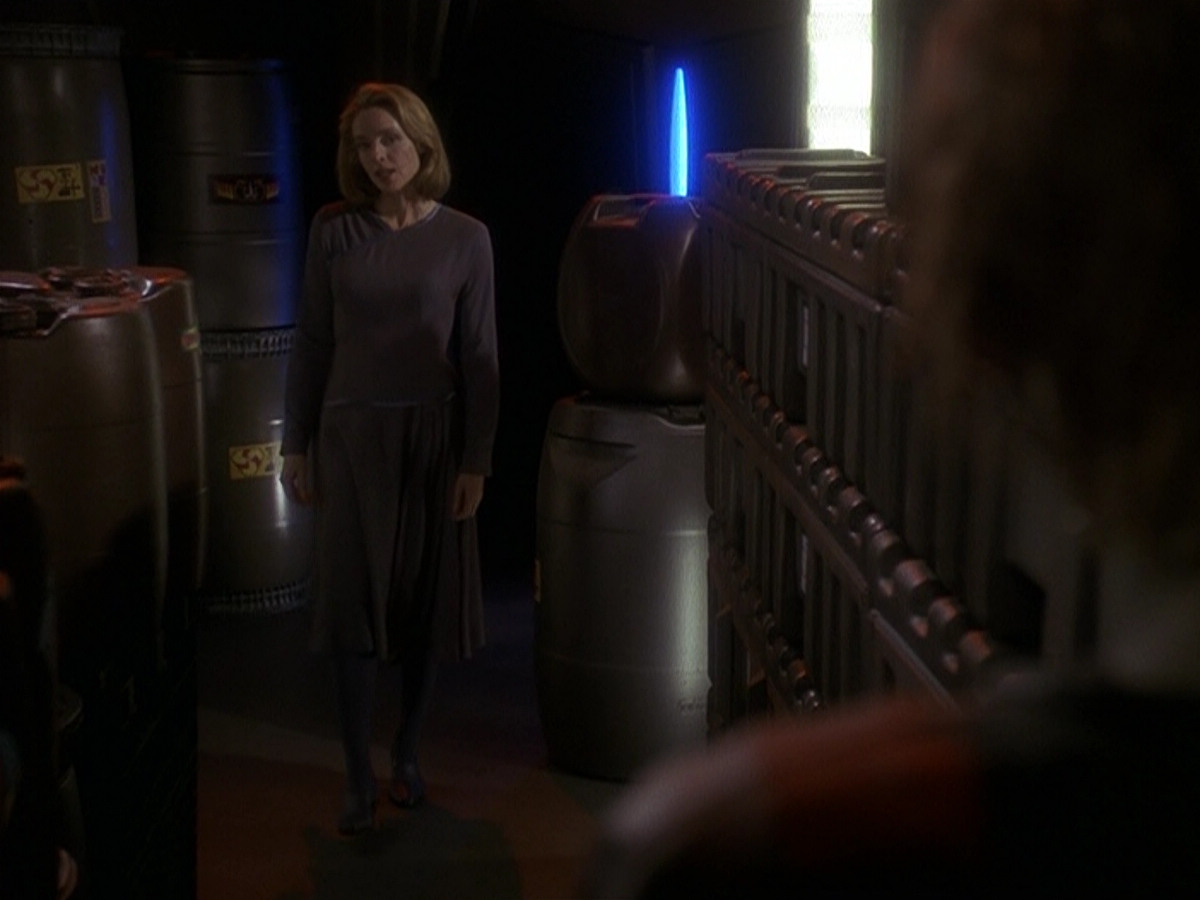 extant_StarTrek_DS9_5x17-ASimpleInvestigation_03204.jpg