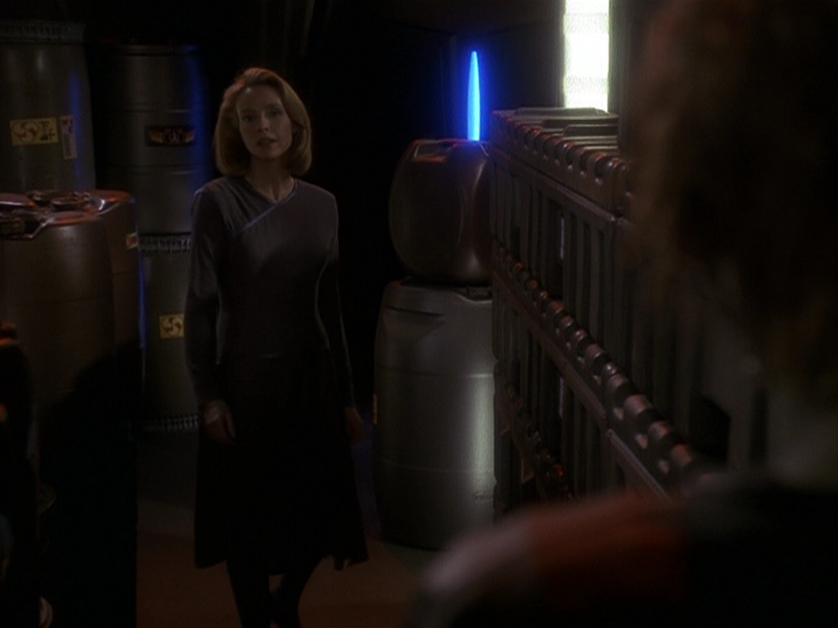 extant_StarTrek_DS9_5x17-ASimpleInvestigation_03208.jpg