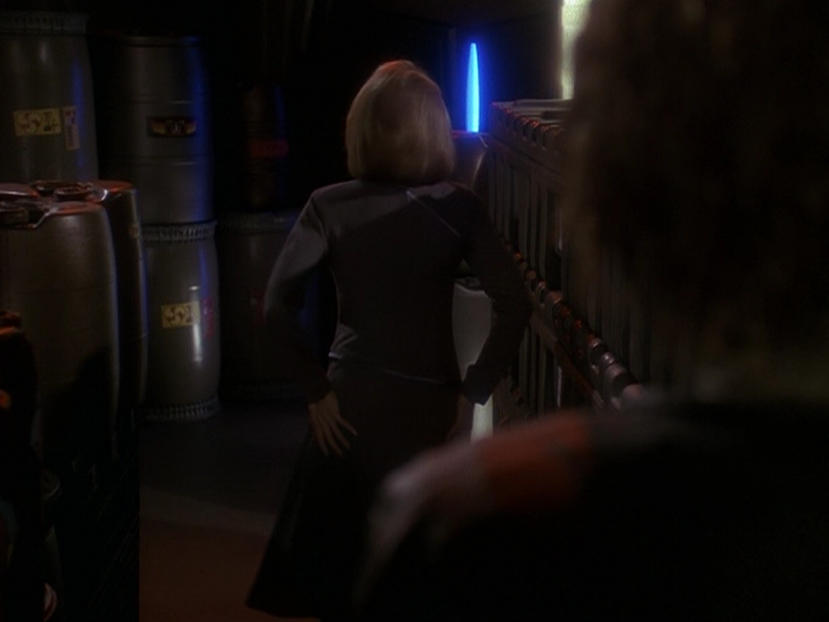 extant_StarTrek_DS9_5x17-ASimpleInvestigation_03257.jpg