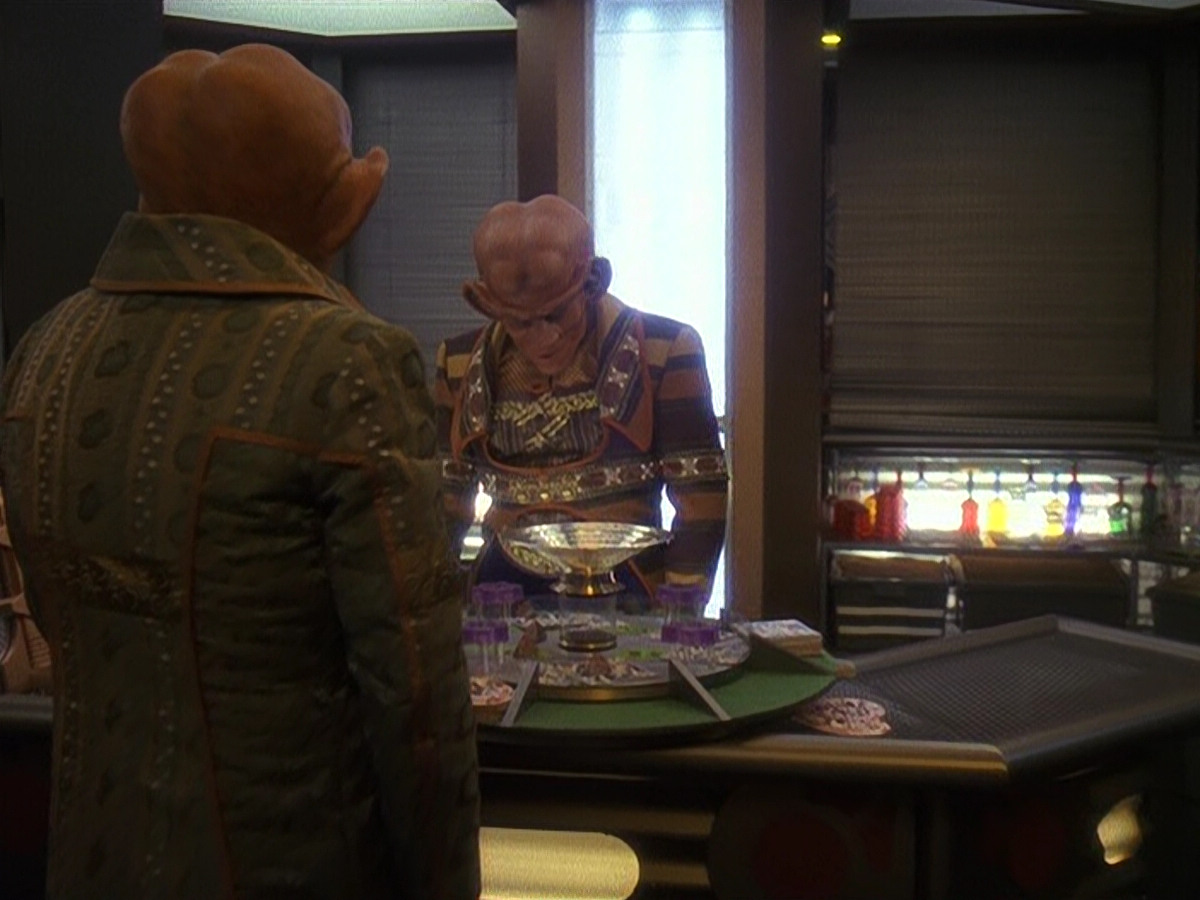 extant_StarTrek_DS9_5x18-BusinessAsUsual_00202.jpg