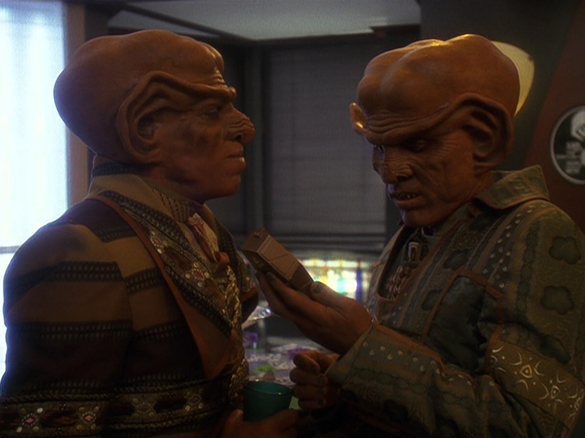 extant_StarTrek_DS9_5x18-BusinessAsUsual_00331.jpg
