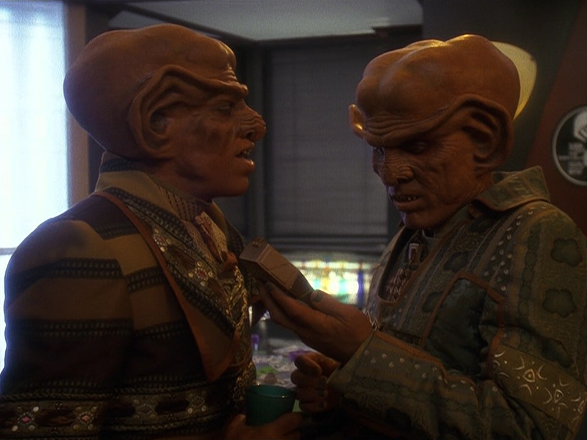 extant_StarTrek_DS9_5x18-BusinessAsUsual_00333.jpg