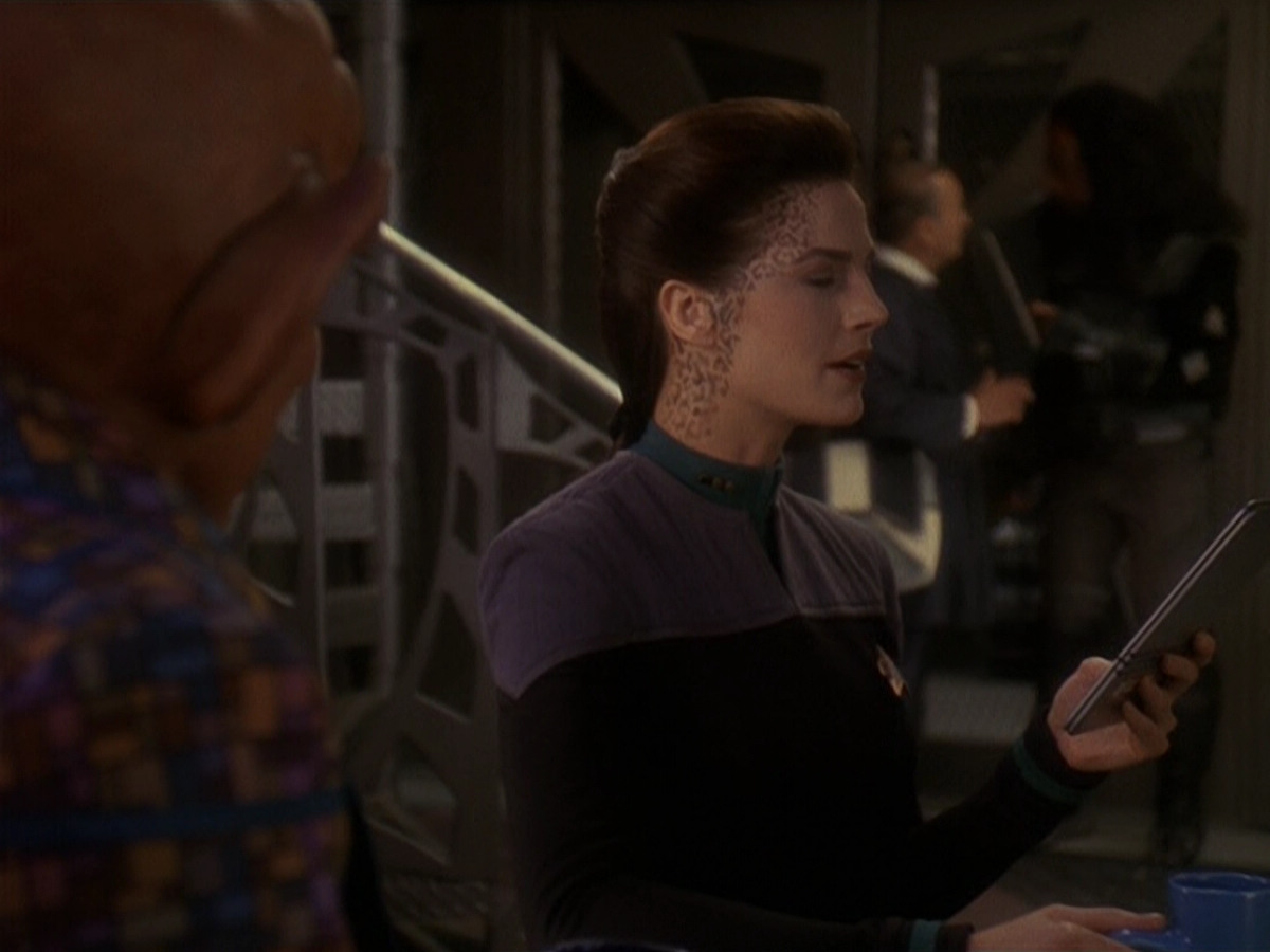 extant_StarTrek_DS9_5x18-BusinessAsUsual_01981.jpg