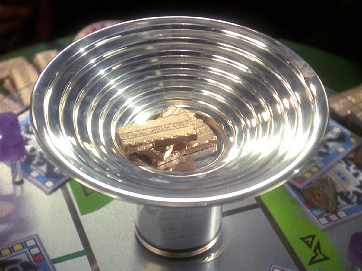 extant_StarTrek_DS9_5x18-BusinessAsUsual_03767.jpg