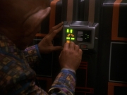 extant_StarTrek_DS9_5x18-BusinessAsUsual_03272.jpg