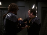 extant_StarTrek_DS9_5x18-BusinessAsUsual_03442.jpg