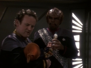 extant_StarTrek_DS9_5x18-BusinessAsUsual_03514.jpg