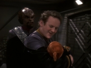 extant_StarTrek_DS9_5x18-BusinessAsUsual_03516.jpg