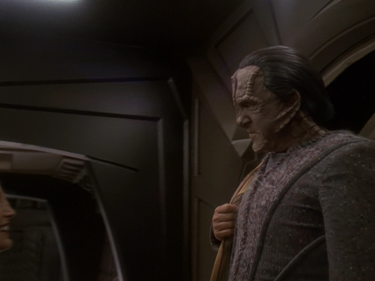 extant_StarTrek_DS9_5x19-TiesOfBloodAndWater_00095.jpg
