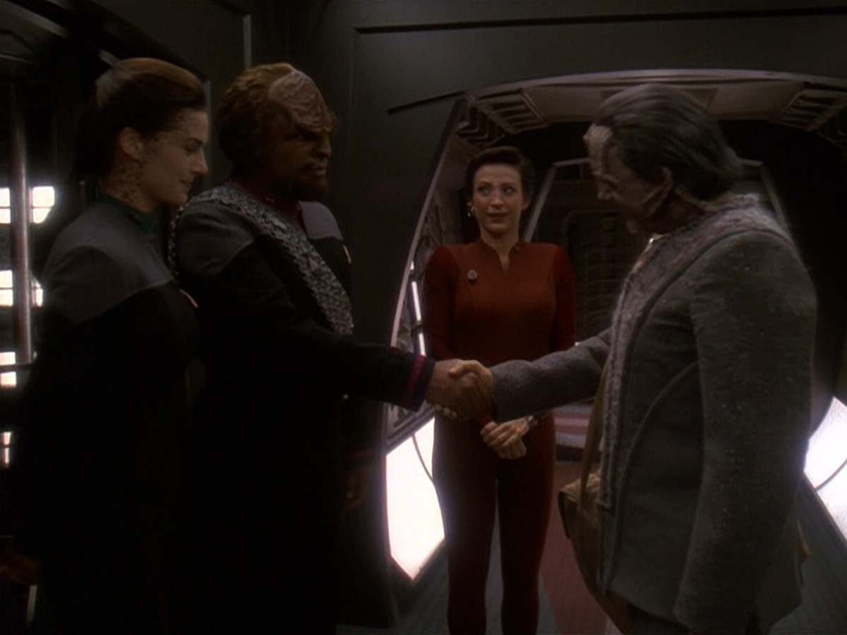 extant_StarTrek_DS9_5x19-TiesOfBloodAndWater_00141.jpg
