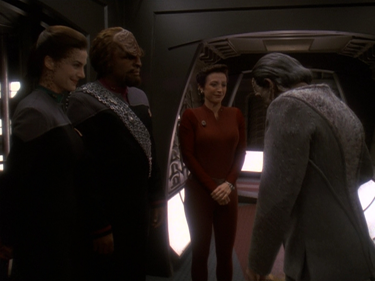 extant_StarTrek_DS9_5x19-TiesOfBloodAndWater_00148.jpg