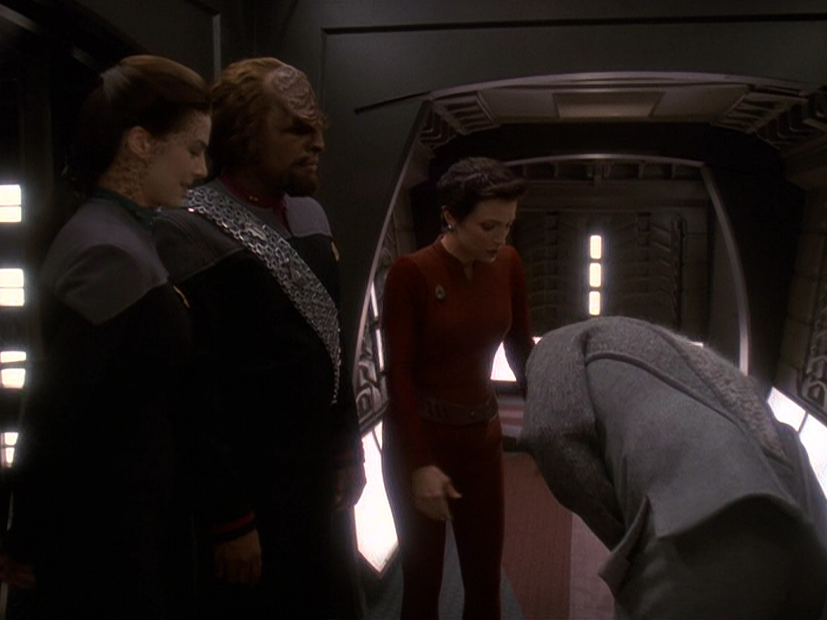 extant_StarTrek_DS9_5x19-TiesOfBloodAndWater_00181.jpg