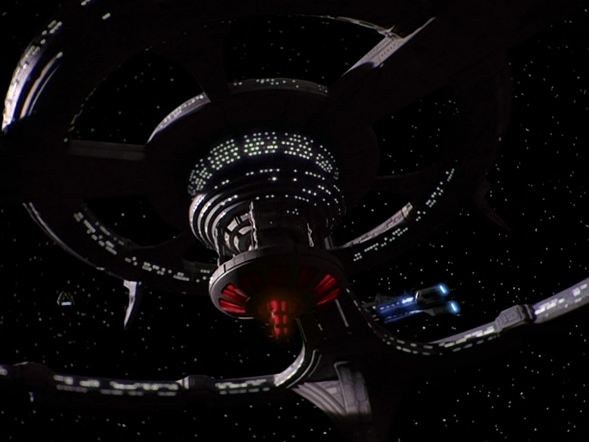 extant_StarTrek_DS9_5x19-TiesOfBloodAndWater_00219.jpg