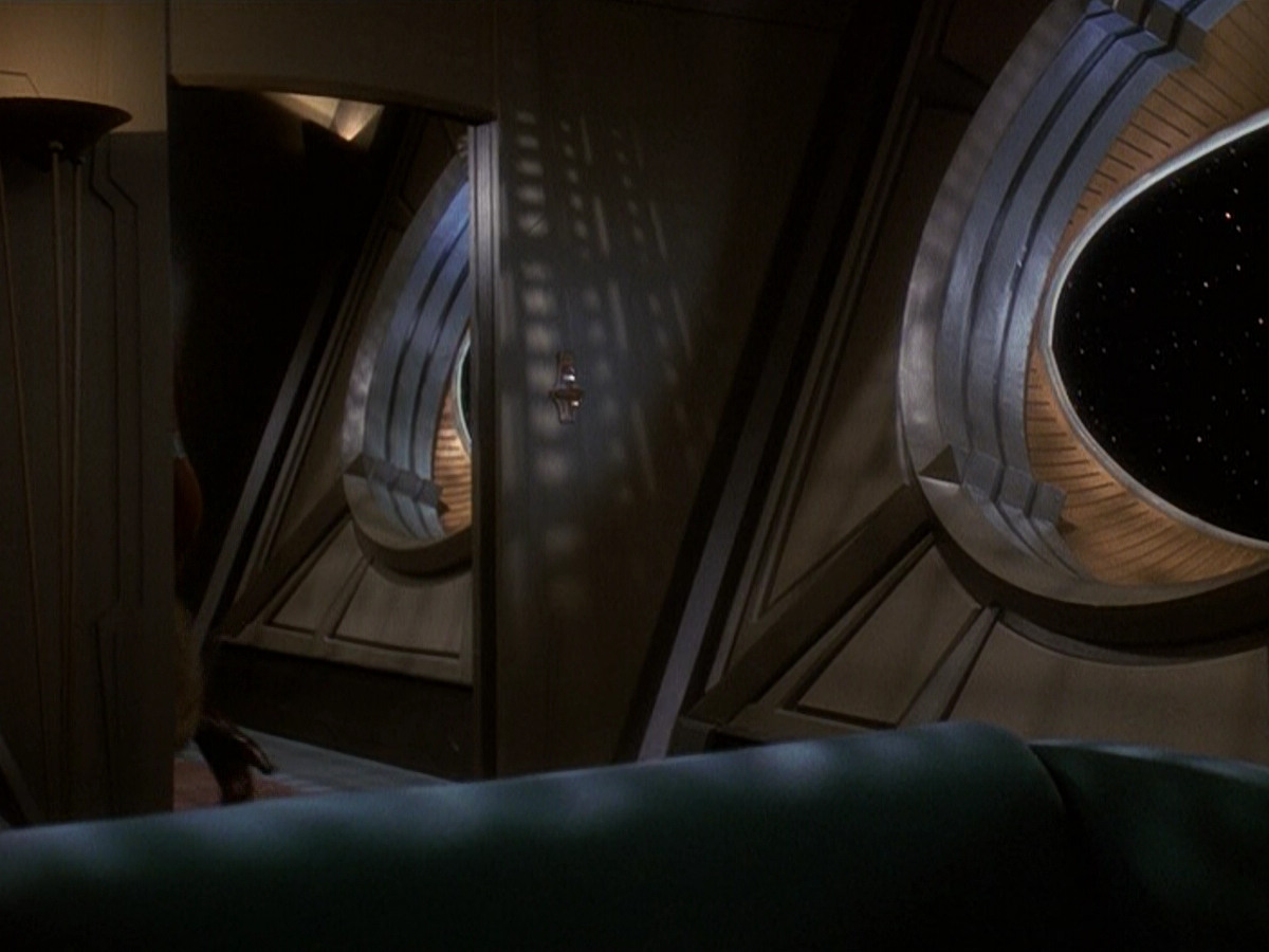 extant_StarTrek_DS9_5x19-TiesOfBloodAndWater_00237.jpg