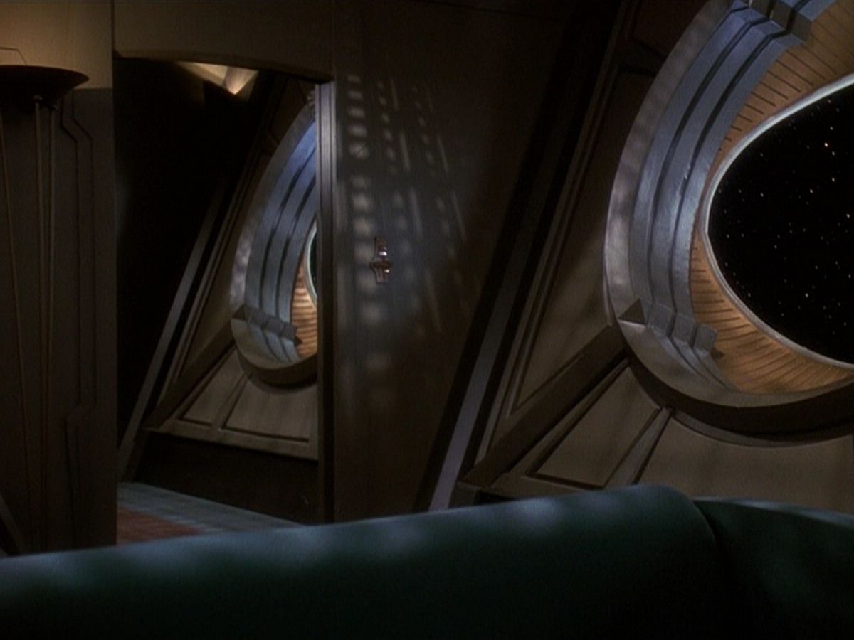 extant_StarTrek_DS9_5x19-TiesOfBloodAndWater_00238.jpg