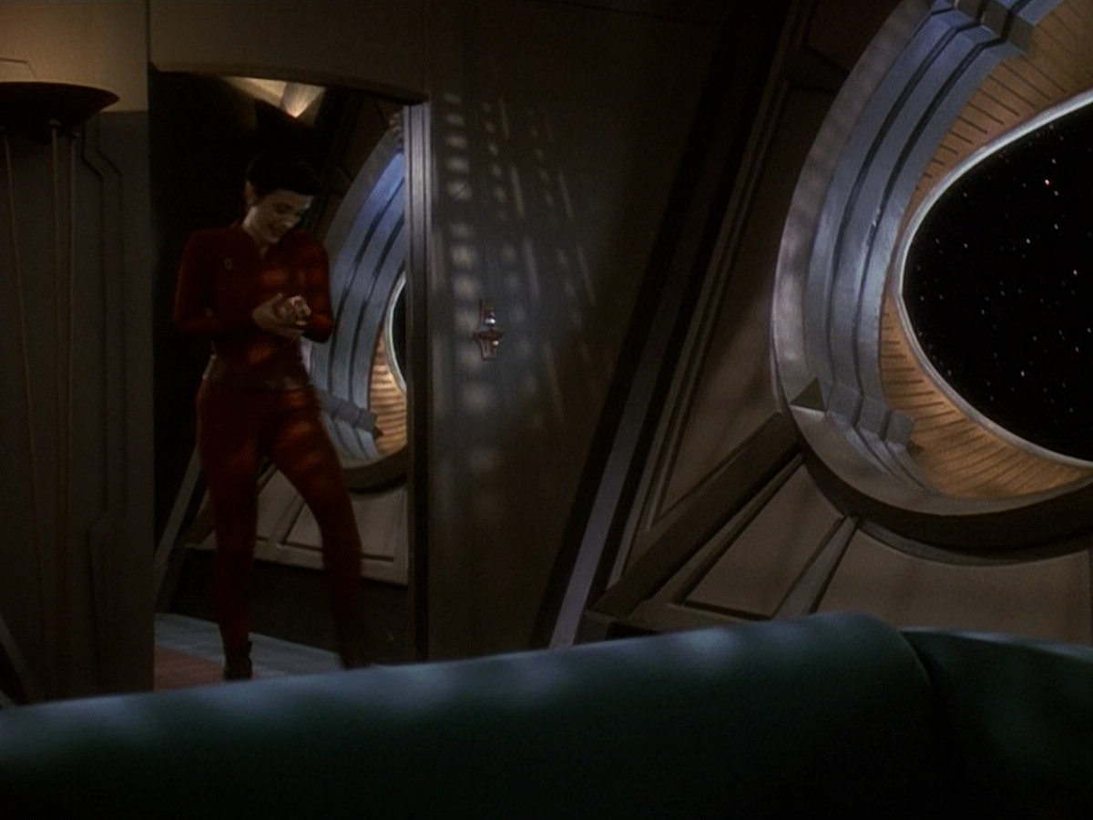 extant_StarTrek_DS9_5x19-TiesOfBloodAndWater_00240.jpg