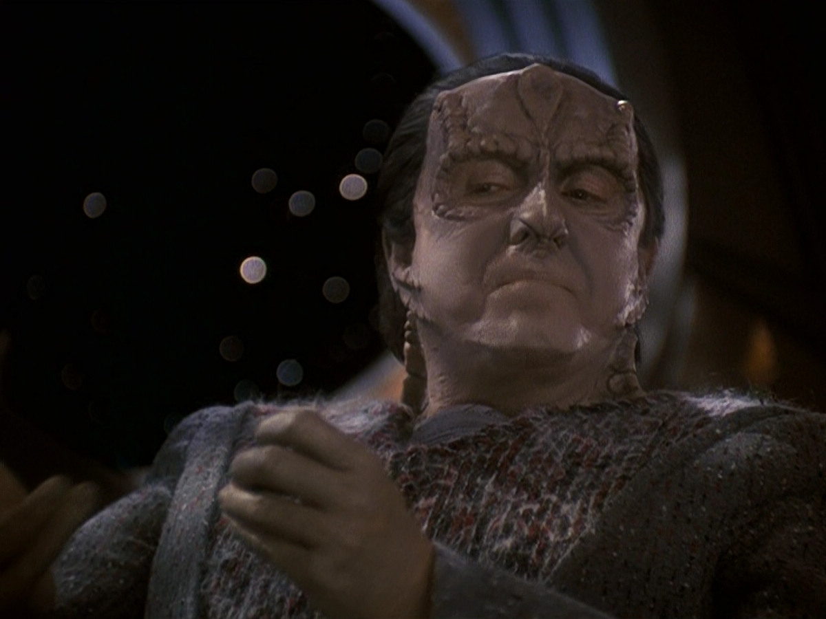 extant_StarTrek_DS9_5x19-TiesOfBloodAndWater_00918.jpg