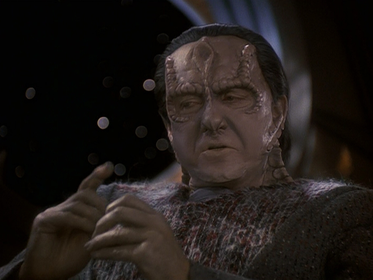 extant_StarTrek_DS9_5x19-TiesOfBloodAndWater_00932.jpg