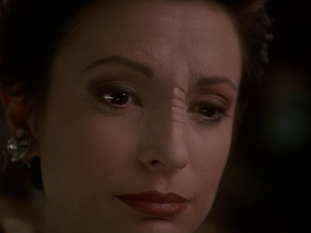 extant_StarTrek_DS9_5x19-TiesOfBloodAndWater_01227.jpg