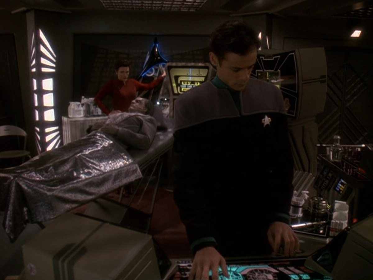 extant_StarTrek_DS9_5x19-TiesOfBloodAndWater_01319.jpg