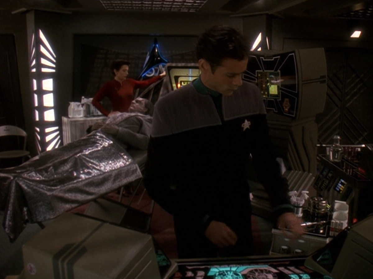 extant_StarTrek_DS9_5x19-TiesOfBloodAndWater_01321.jpg