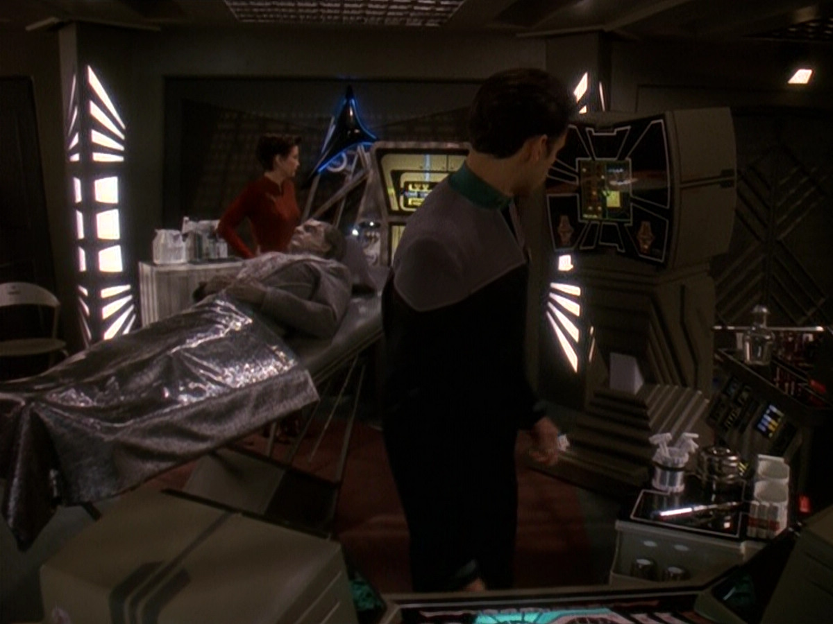 extant_StarTrek_DS9_5x19-TiesOfBloodAndWater_01322.jpg