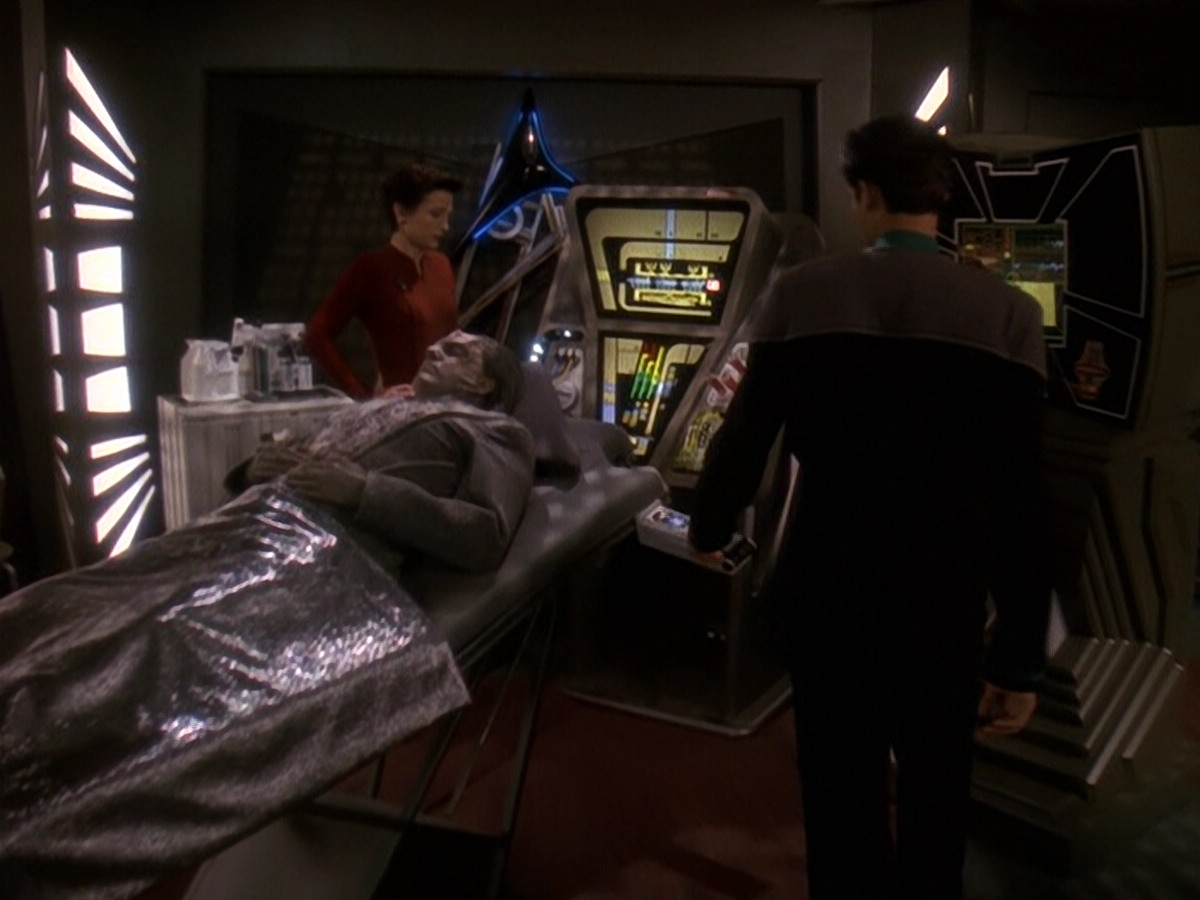 extant_StarTrek_DS9_5x19-TiesOfBloodAndWater_01325.jpg