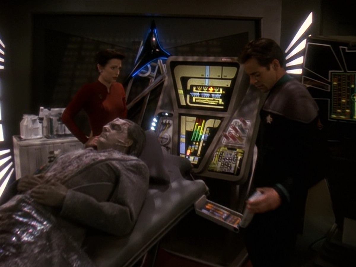 extant_StarTrek_DS9_5x19-TiesOfBloodAndWater_01327.jpg