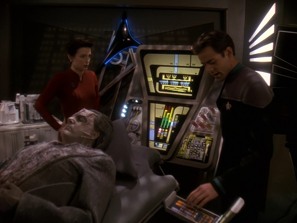 extant_StarTrek_DS9_5x19-TiesOfBloodAndWater_01328.jpg