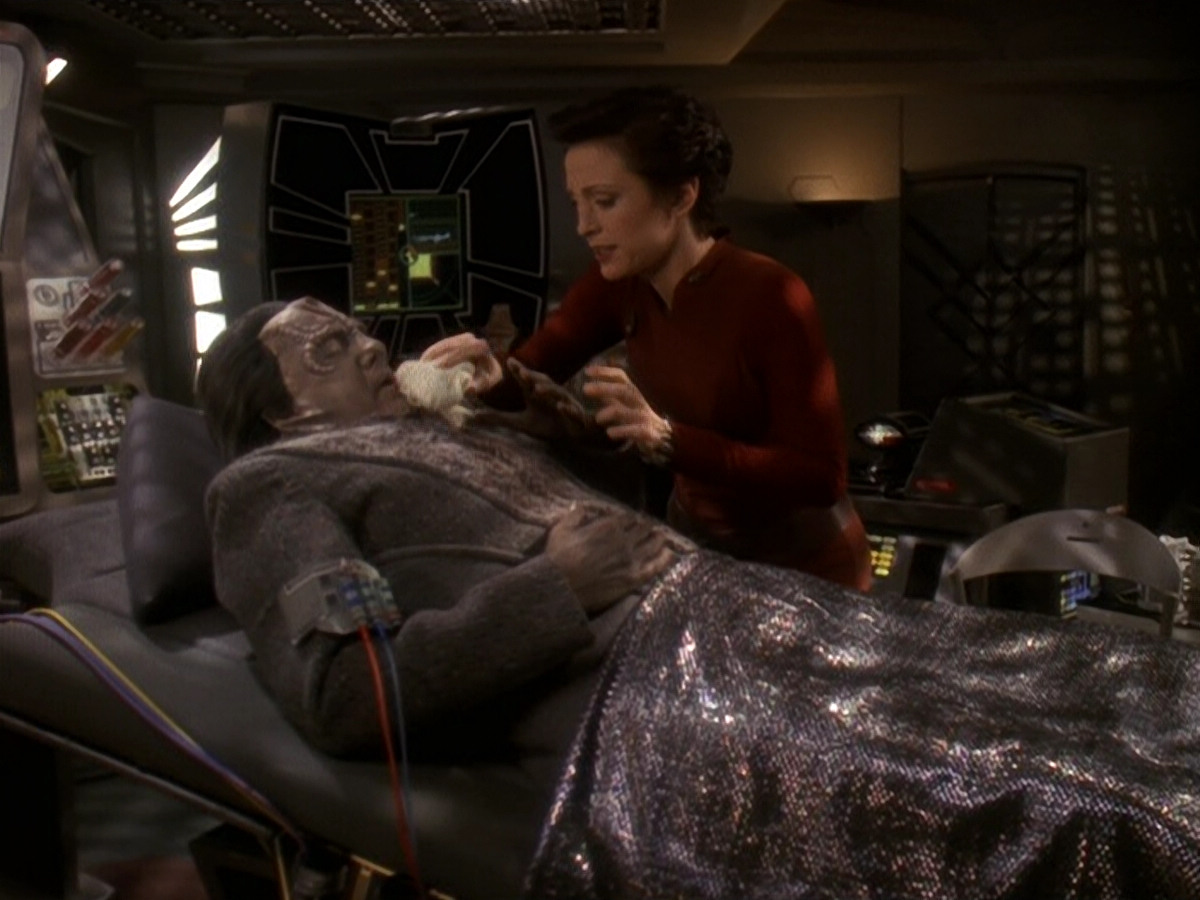 extant_StarTrek_DS9_5x19-TiesOfBloodAndWater_01444.jpg