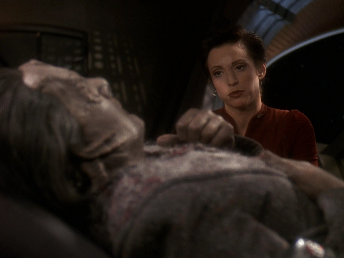 extant_StarTrek_DS9_5x19-TiesOfBloodAndWater_01480.jpg