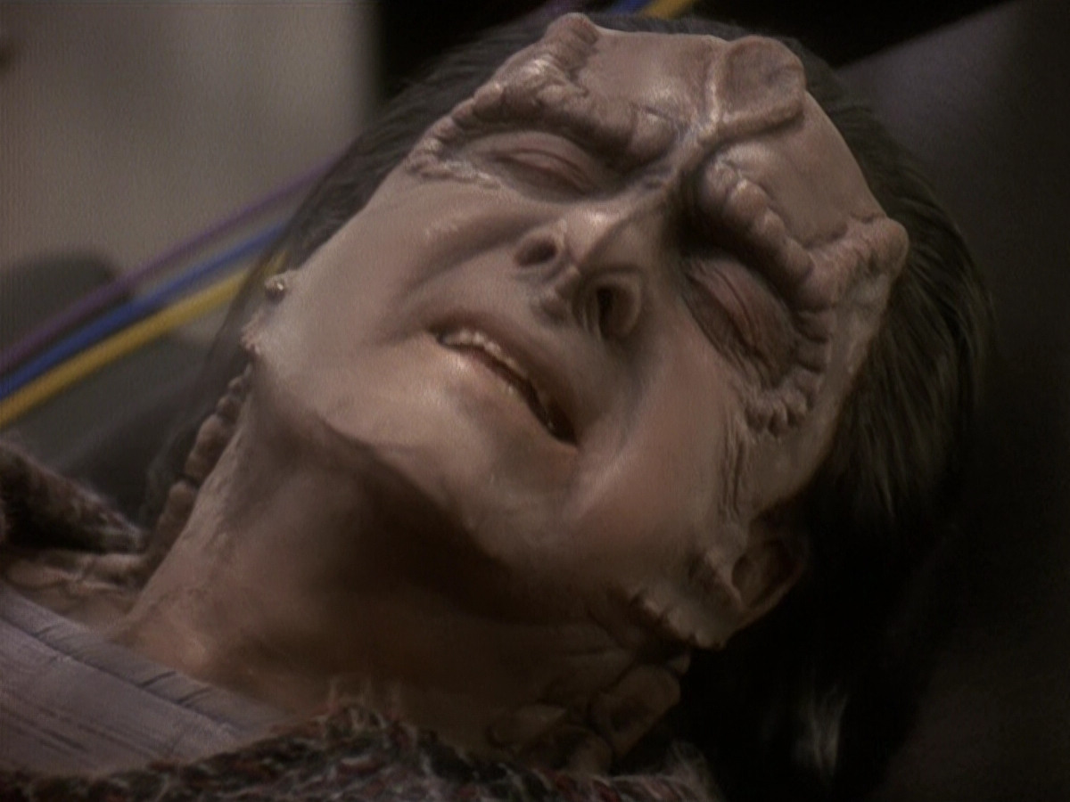 extant_StarTrek_DS9_5x19-TiesOfBloodAndWater_01506.jpg