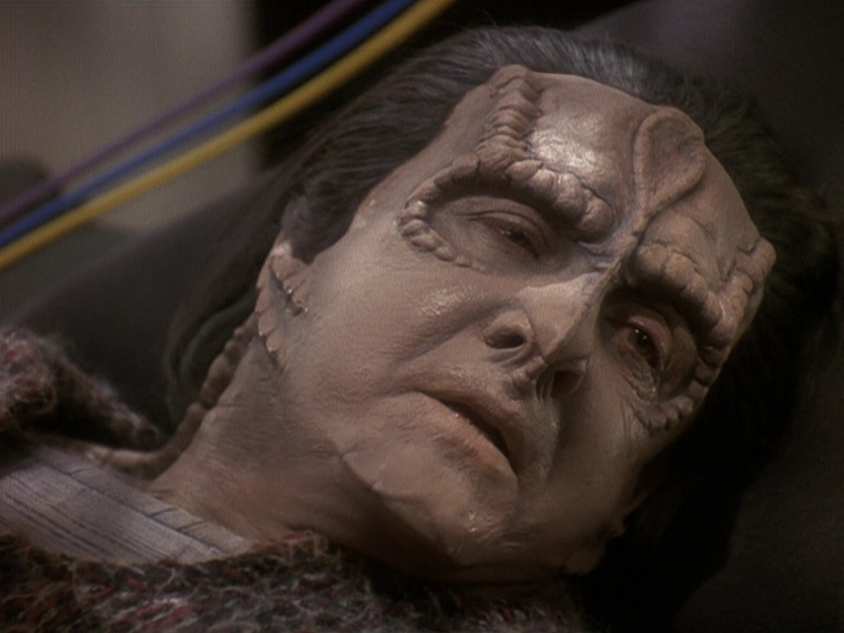 extant_StarTrek_DS9_5x19-TiesOfBloodAndWater_01529.jpg